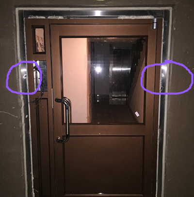 城阳巴黎壹号小区物业在更换单元门工程中存在