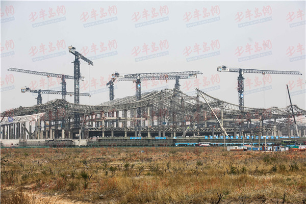 探访济青高铁红岛站 站房钢结构施工已完成70%